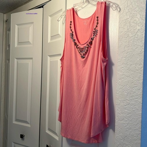 LANE BRYANT 1820 PINK SCALLOPED BOTTOM RHINESTONE NECKLINE TANK TOP - Picture 1 of 4